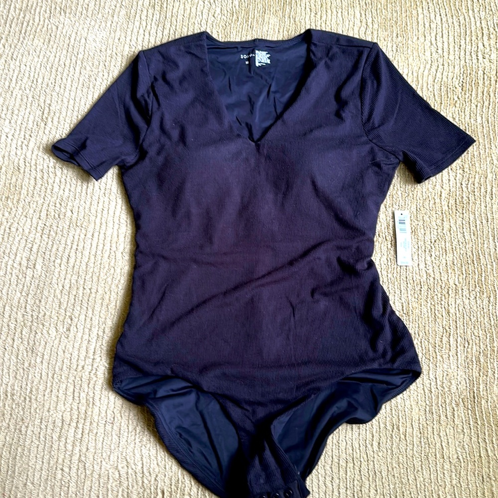 Soma Body rib SS v neck bodysuit. Black. New with tags